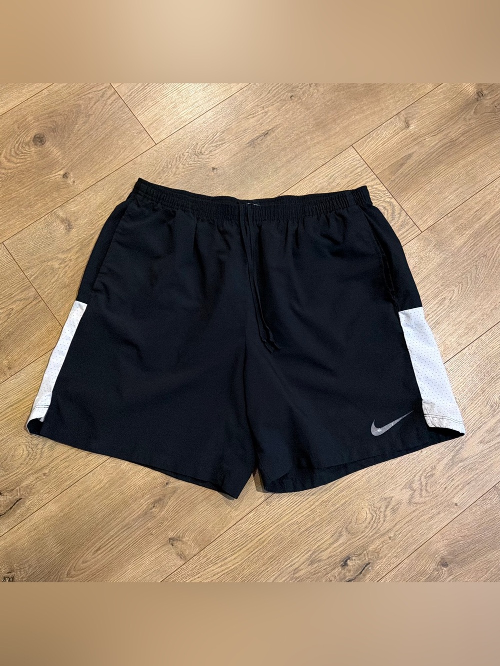 Nike Dri-FIT Men’s Black/White Colorblock Athletic Shorts Drawstring Size L